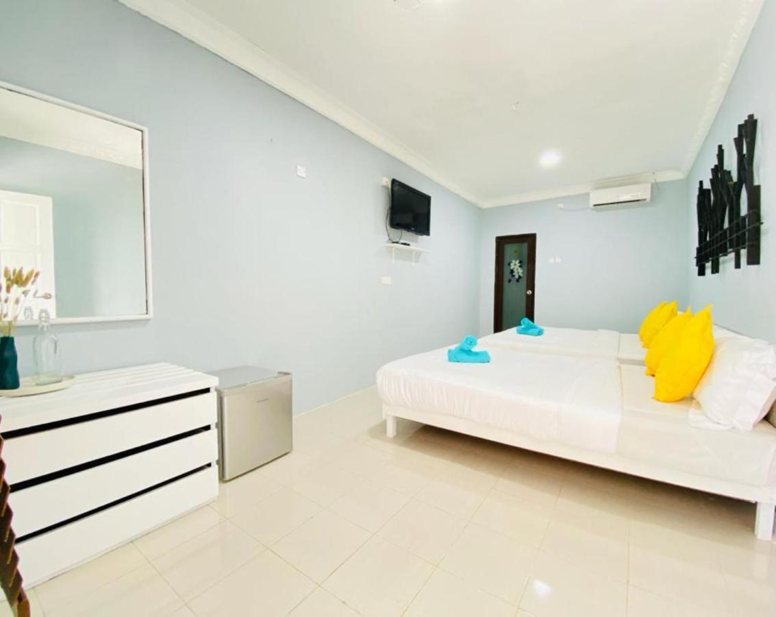 Fat Mermaid Guesthouse Pantai Cenang  Εξωτερικό φωτογραφία
